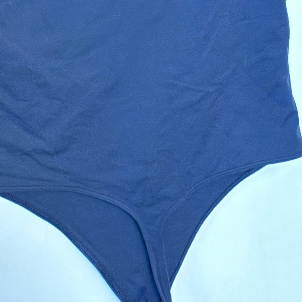Babaton Midnight Black Contour Shoulder Pad Bodysuit Size L - Picture 7 of 7